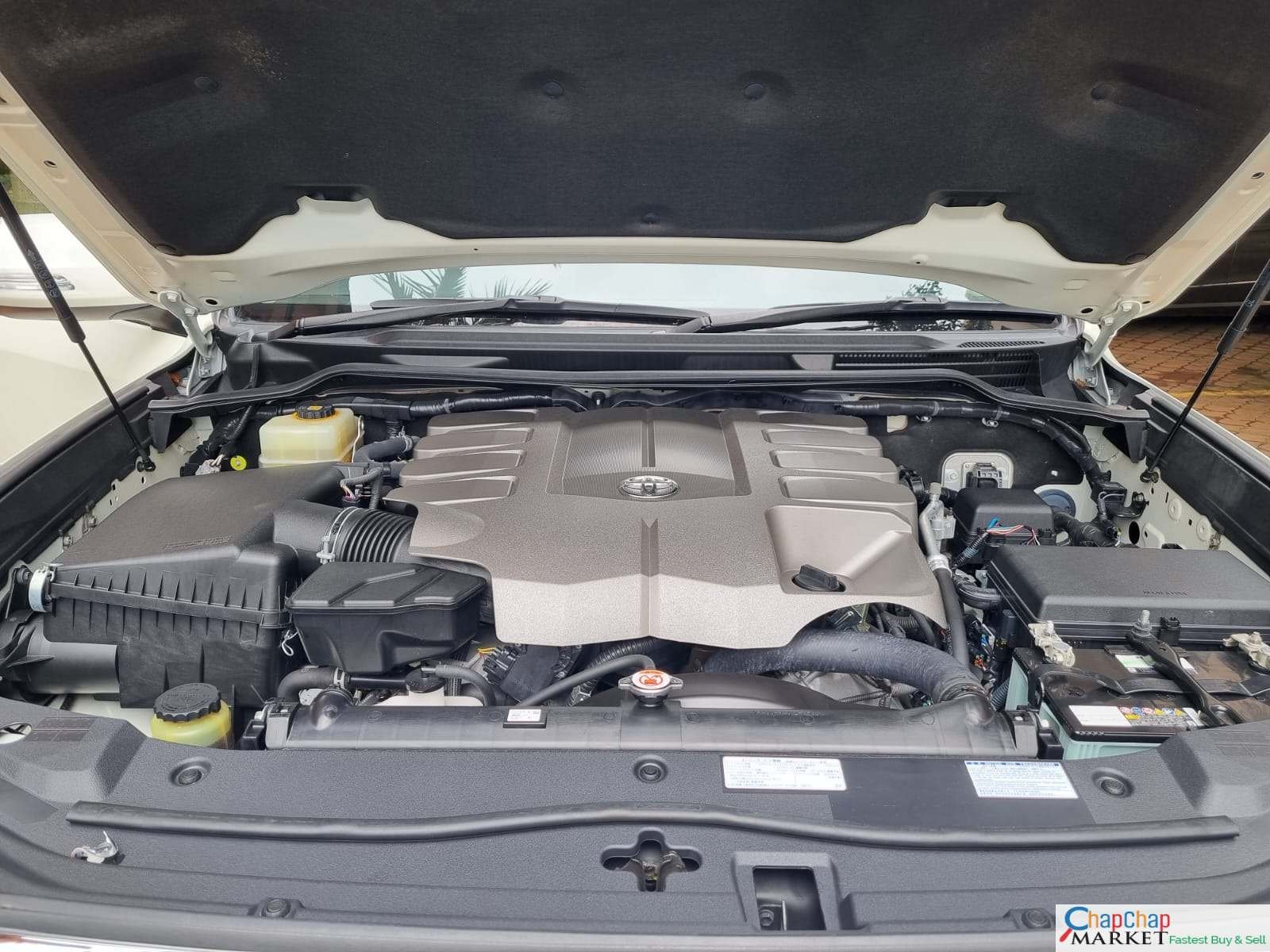 Toyota Land Cruiser v8 ZX Just arrived You Pay 40% Deposit 70% installments 2017 Kenya