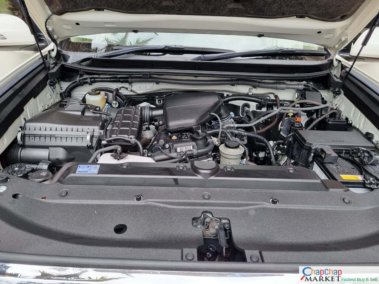 Toyota PRADO 2018 Sunroof Quick SALE TRADE IN OK New shape Kenya hire purchase installments