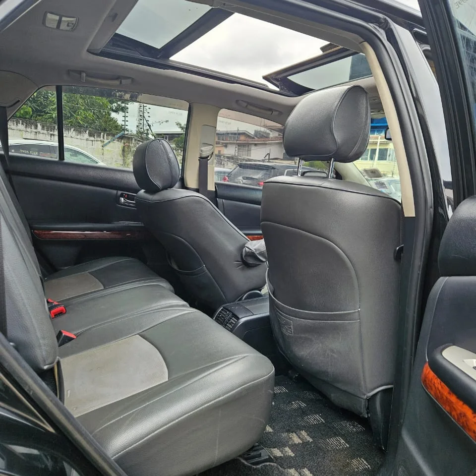 Toyota harrier Asian owner with SUNROOF You Pay 30% Deposit Trade in OK EXCLUSIVE! Hire purchase installments