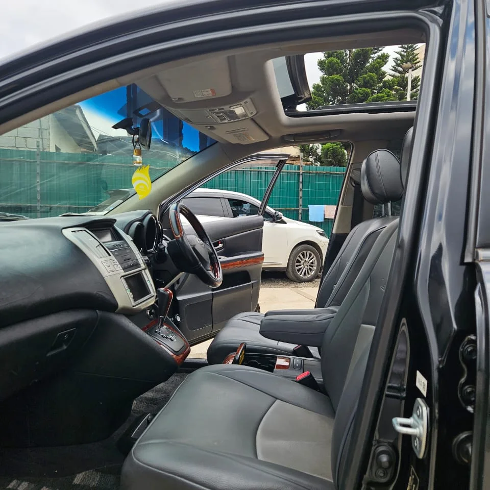 Toyota harrier Asian owner with SUNROOF You Pay 30% Deposit Trade in OK EXCLUSIVE! Hire purchase installments