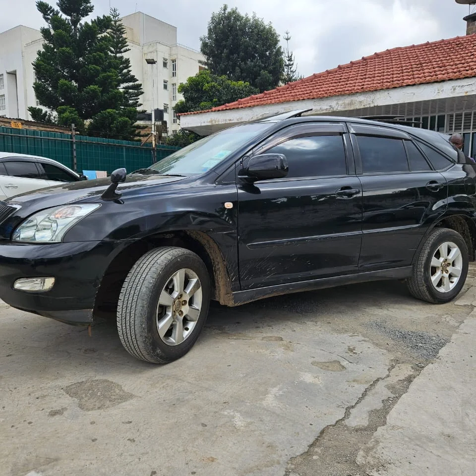 Toyota harrier Asian owner with SUNROOF You Pay 30% Deposit Trade in OK EXCLUSIVE! Hire purchase installments