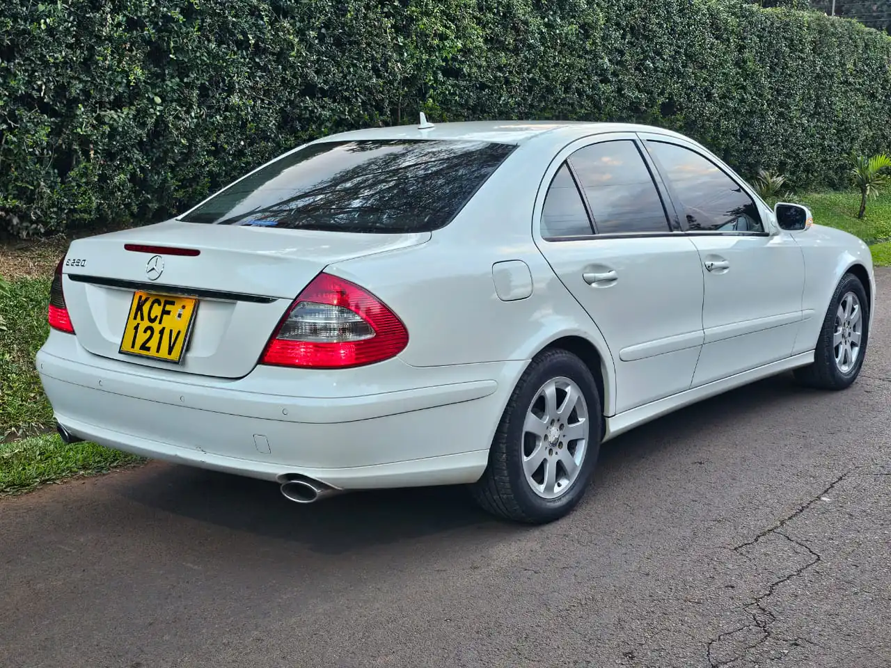 MERCEDES BENZ E250 W211 QUICKEST SALE You Pay 30% Deposit Trade in OK Hire purchase installments (SOLD)