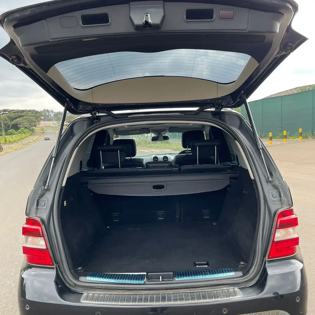 Mercedes Benz ML 350 ML CLASS 4-Matic fully loaded Pay Trade in OK installments EXCLUSIVE