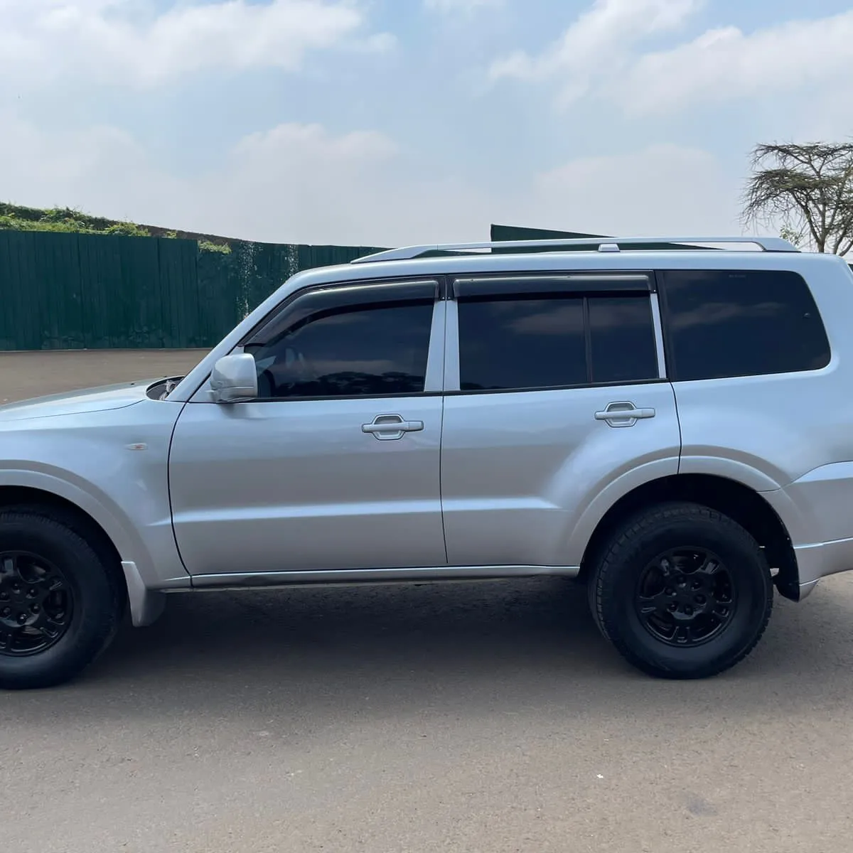 Mitsubishi Pajero QUICK SALE You Pay 30% Deposit Trade in Ok EXCLUSIVE Hire purchase installments super exceed