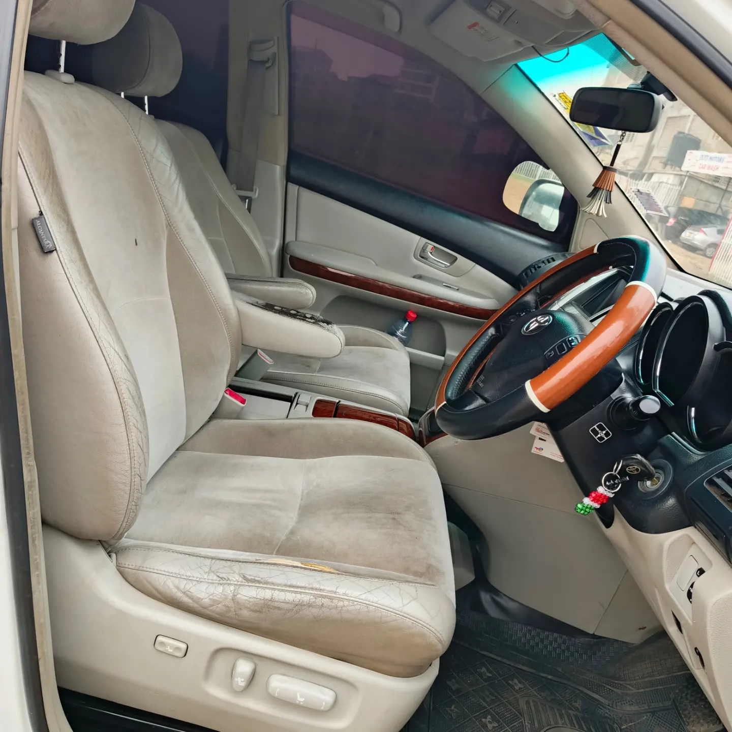 Toyota Harrier CHEAPEST 990K ONLY KBY clean You Pay 30% Deposit Trade in OK hire purchase installments