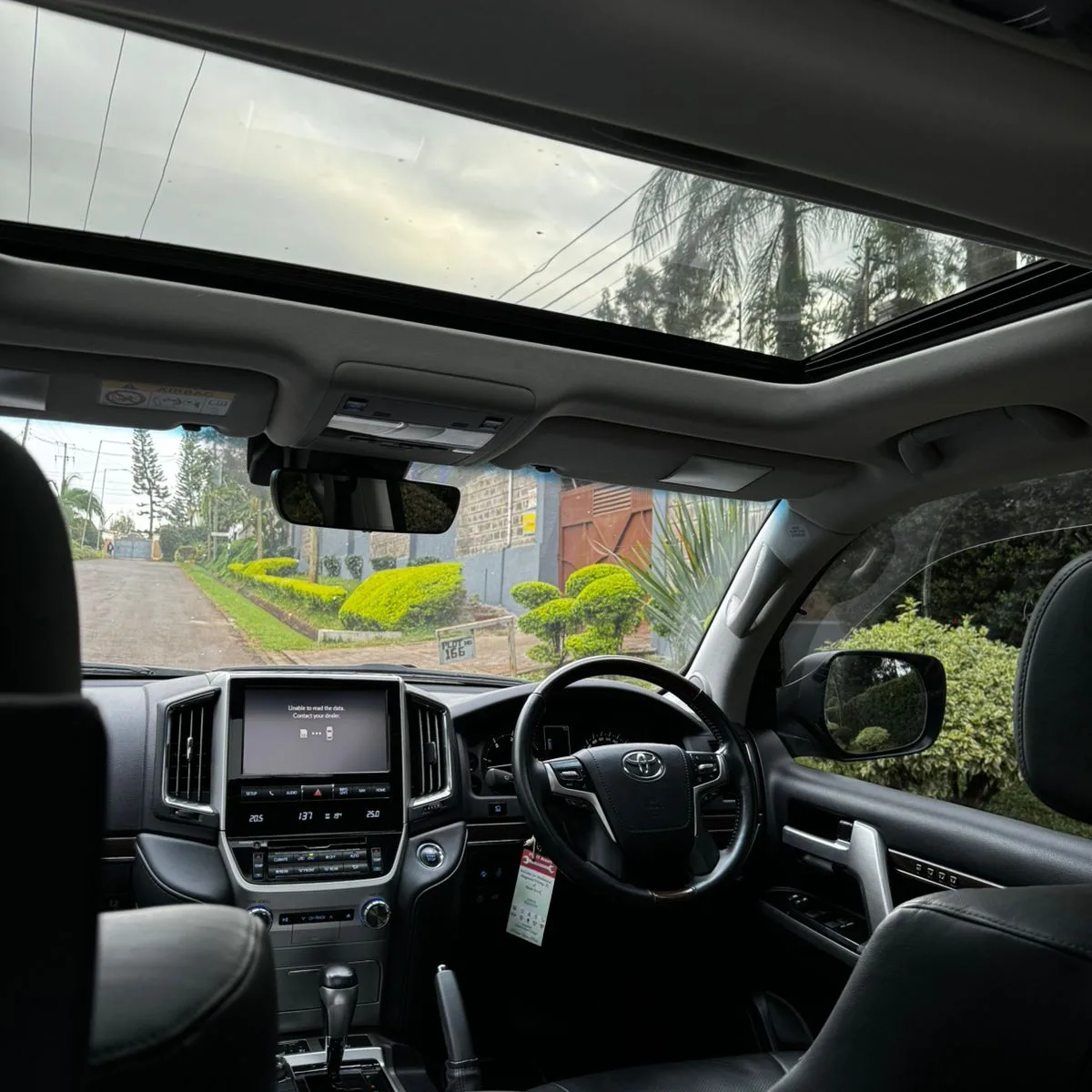 Toyota Land Cruiser V8 SAHARA New Arrival New shape QUICK SALE You Pay 30% Deposit Trade in Ok Hire purchase installments