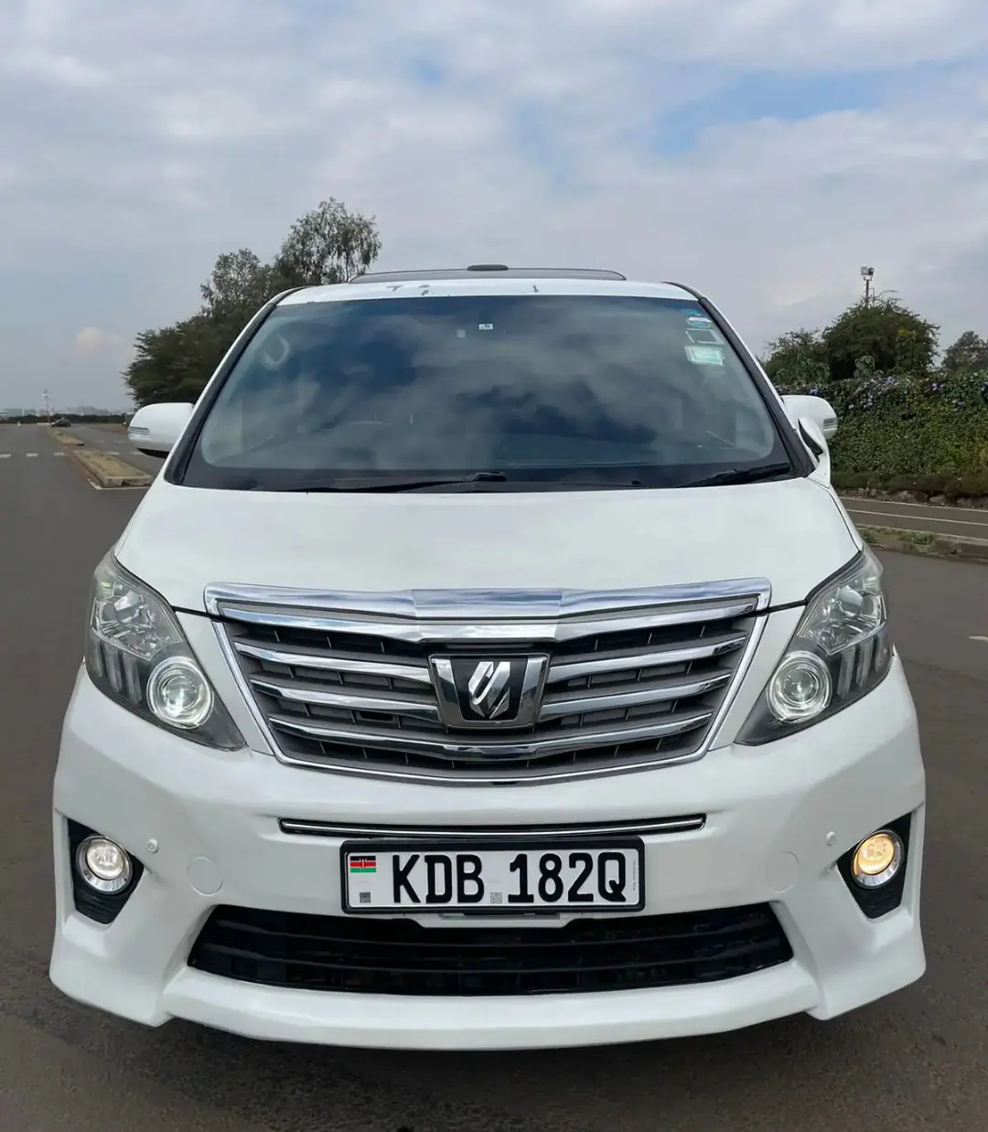 Toyota Alphard New shape Double Sunroof 🔥 QUICK SALE 🤩You Pay 30% Deposit Trade in OK Hire purchase installments 28 341646c1ad15cd537990f8bd85b7ff50 1725457770825 15.webp 1