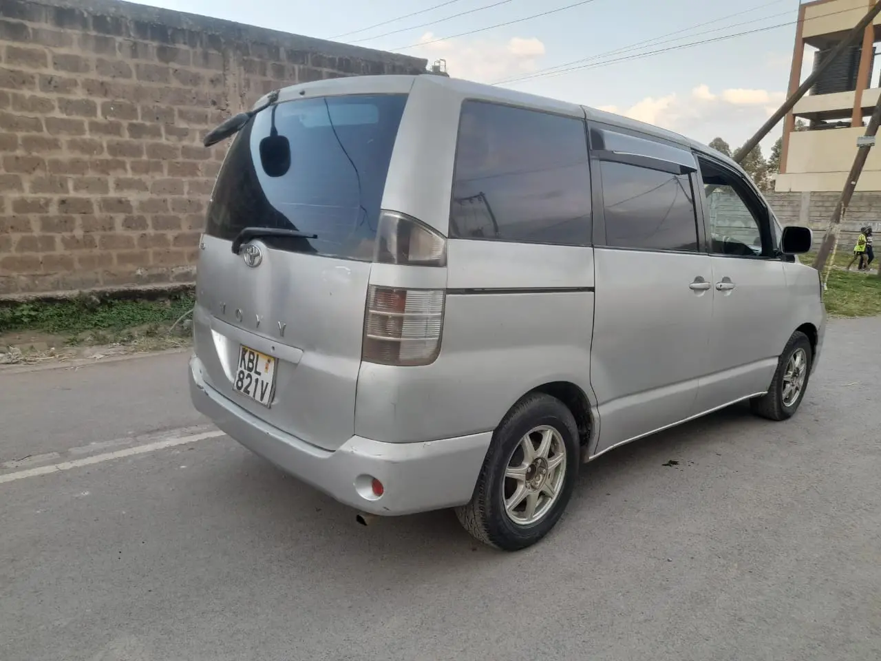 Toyota Voxy 380K Only You Pay 30% Deposit Trade in OK EXCLUSIVE hire purchase installments