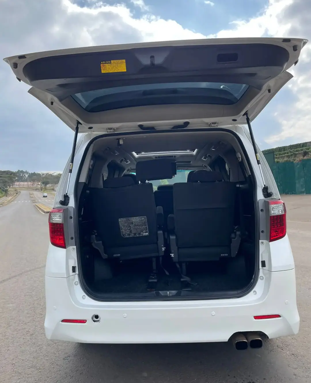 Toyota Alphard New shape Double Sunroof 🔥 QUICK SALE 🤩You Pay 30% Deposit Trade in OK Hire purchase installments 21 710f72798b8081d4ce27938eea0d5717 1725457770815 7.webp 1