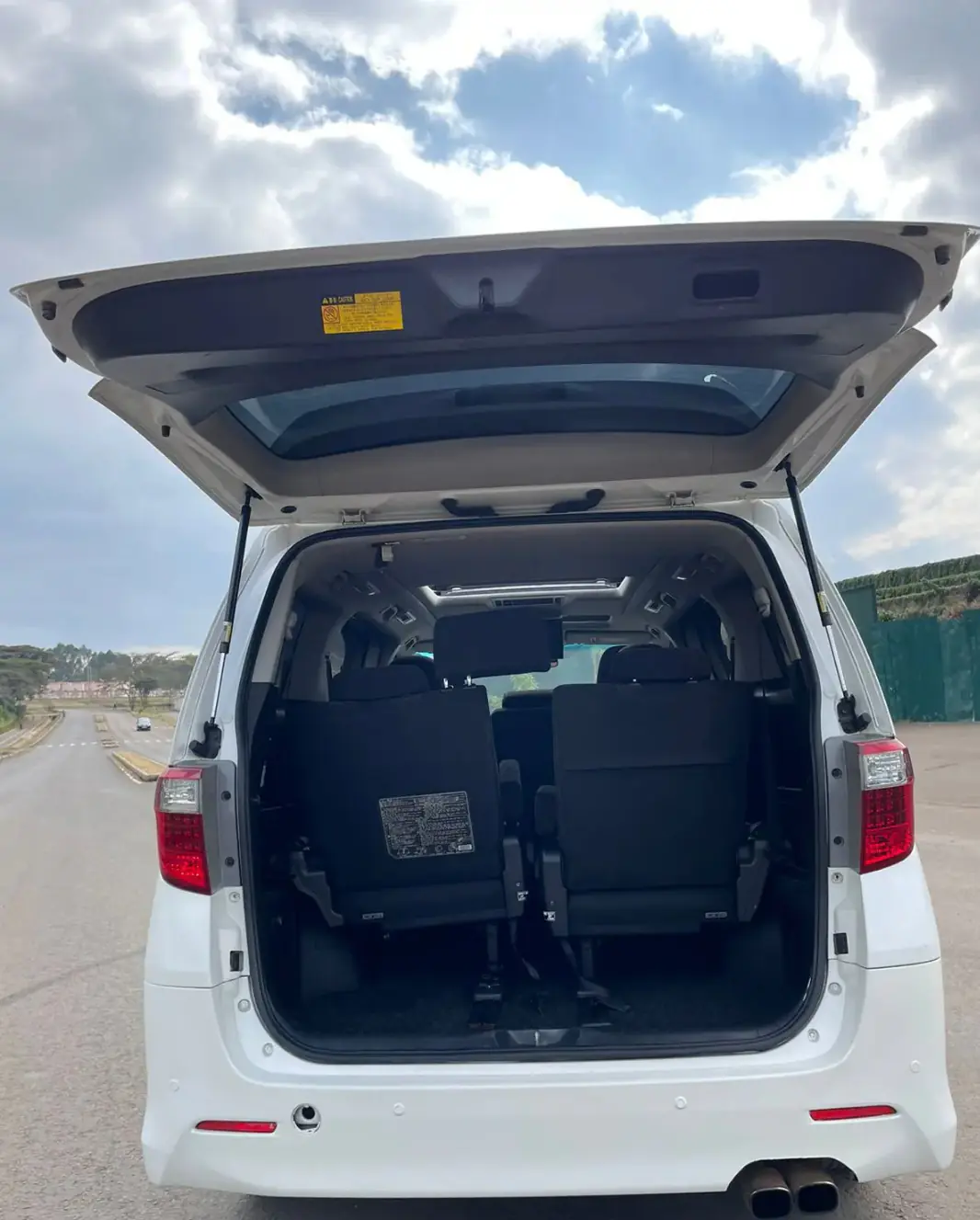Toyota Alphard New shape Double Sunroof 🔥 QUICK SALE 🤩You Pay 30% Deposit Trade in OK Hire purchase installments 19 710f72798b8081d4ce27938eea0d5717 1725457770815 7.webp 2