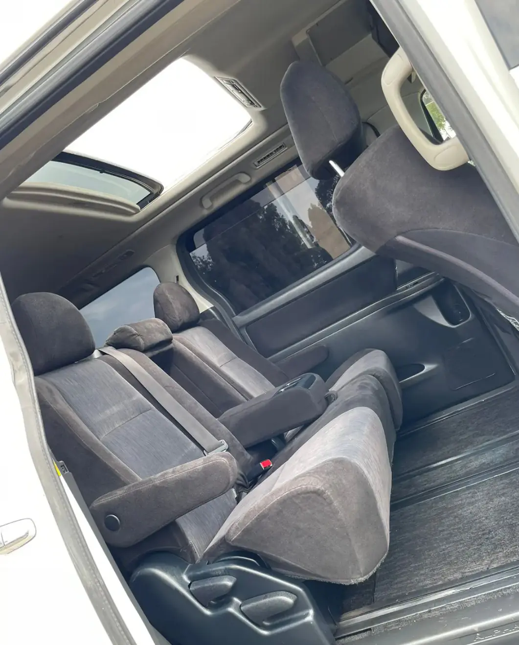 Toyota Alphard New shape Double Sunroof 🔥 QUICK SALE 🤩You Pay 30% Deposit Trade in OK Hire purchase installments 14 9cbb992e1f11650d67c5034d46f24194 1725457770804 2.webp 1