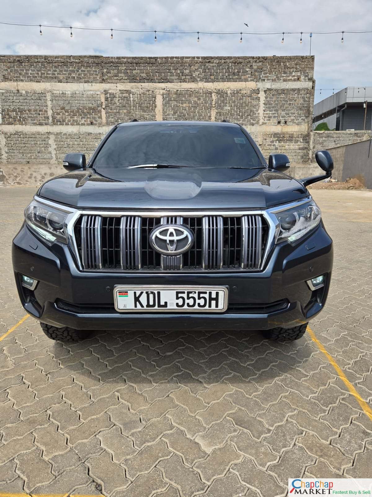 TOYOTA LAND-CRUISER PRADO 2017 4.59M nego sunroof leather QUICK SALE You Pay 30% Deposit Trade in OK Hire purchase installments