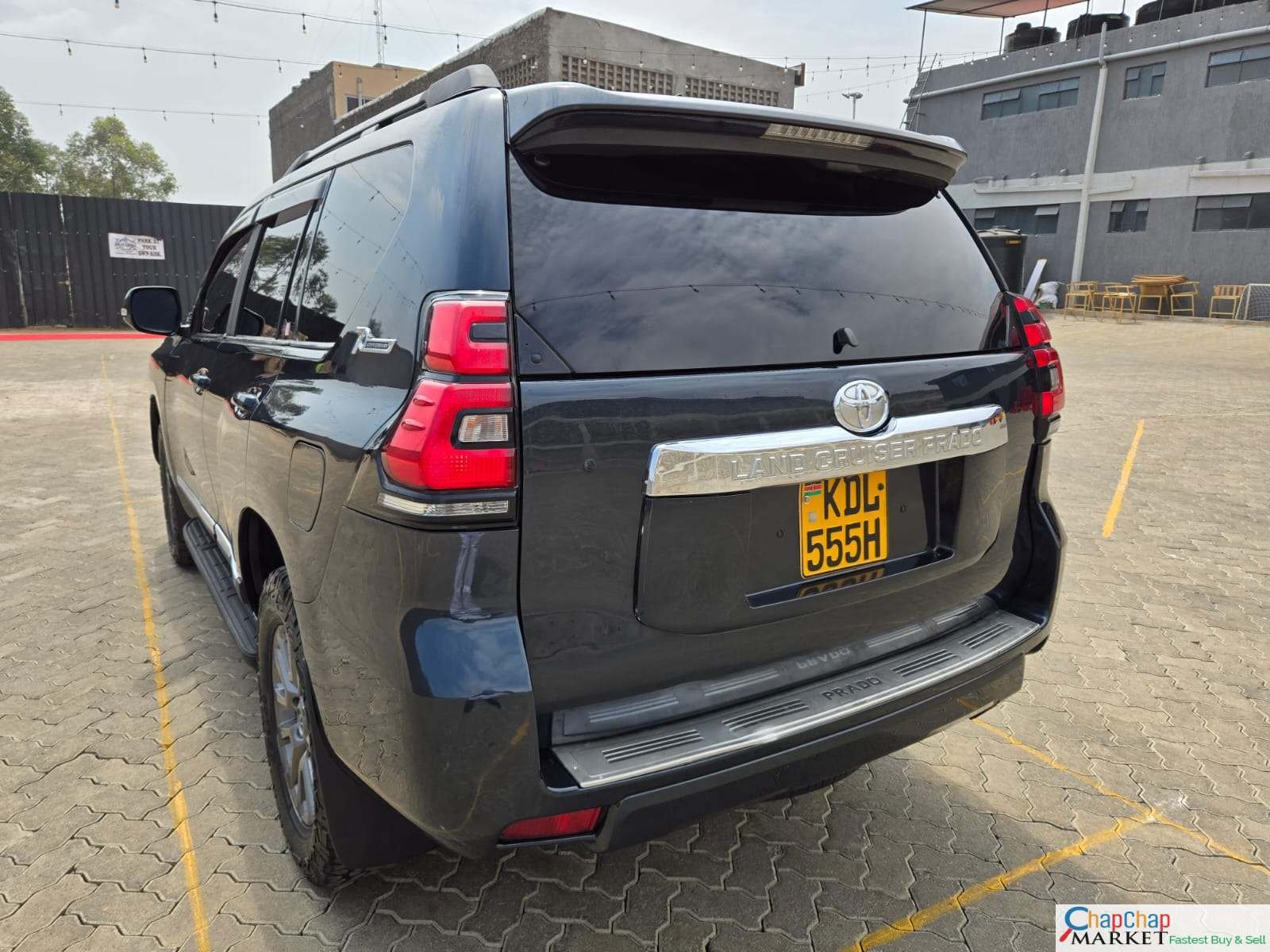 TOYOTA LAND-CRUISER PRADO 2017 4.59M nego sunroof leather QUICK SALE You Pay 30% Deposit Trade in OK Hire purchase installments