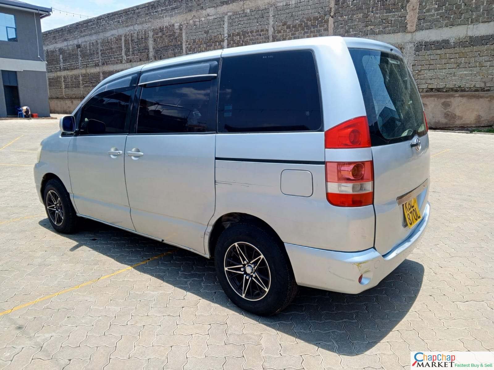 Toyota Noah 470K ONLY QUICK SALE You Pay 30% Deposit Trade in OK Hire purchase installments Exclusive (SOLD)