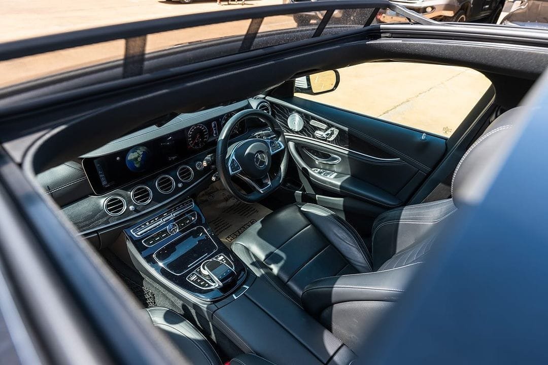 Mercedes Benz E200 NEW ARRIVAL panoramic QUICK SALE You Pay 30% Deposit Hire purchase installments UpTo 70% financing/finance NO CRB STATUS CHECK Trade in OK