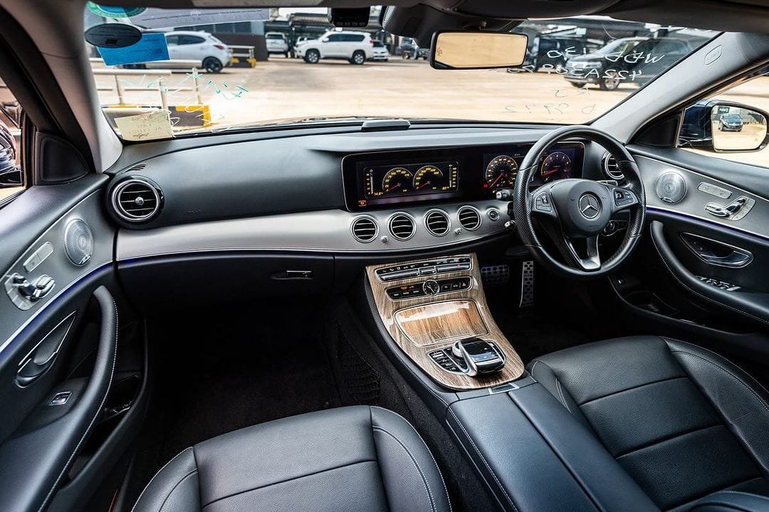 Mercedes E200 NEW ARRIVAL QUICK SALE You Pay 30% Deposit Hire purchase installments UpTo 70% financing/finance NO CRB STATUS CHECK Trade in OK