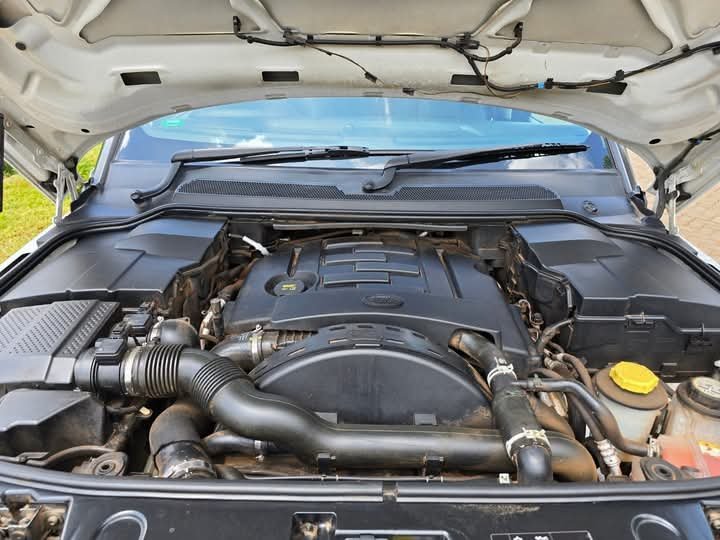 Land Rover Discovery 4 Land-Mark New Arrival fully loaded QUICK SALE You Pay 30% Deposit Hire purchase installments UpTo 70% financing/finance NO CRB STATUS CHECK Trade in OK 14 FB IMG 1733411968430