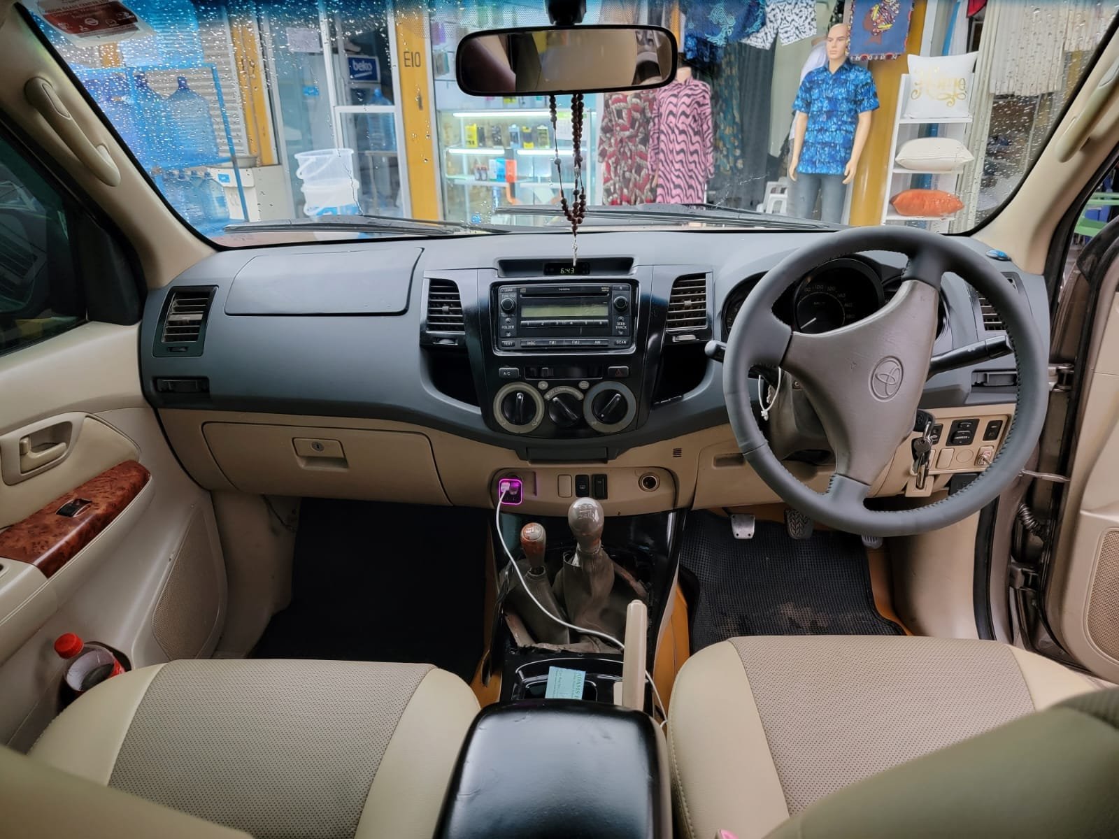 Toyota Hilux double cab QUICK SALE You Pay 30% Deposit Hire purchase installments UpTo 70% financing/finance NO CRB STATUS CHECK Trade in OK