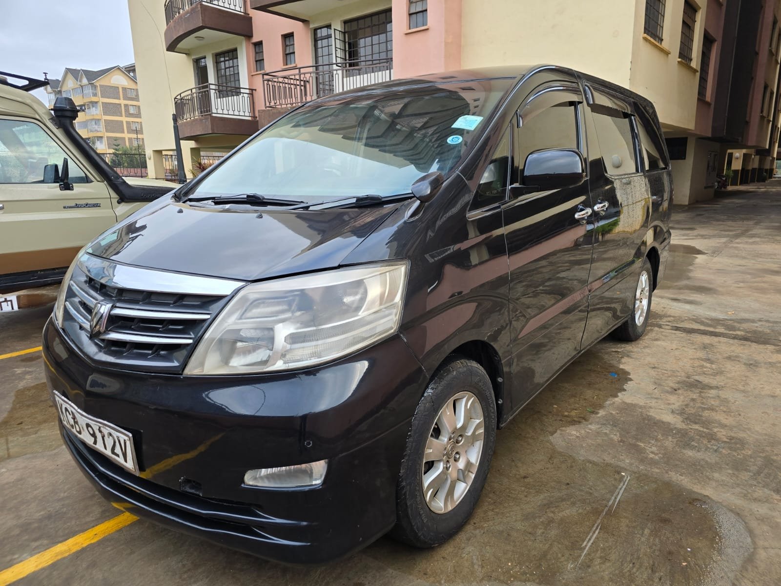 Toyota Alphard 8 seater QUICK SALE You Pay 30% Deposit Hire purchase installments UpTo 70% financing/finance NO CRB STATUS CHECK Trade in OK EXCLUSIVE