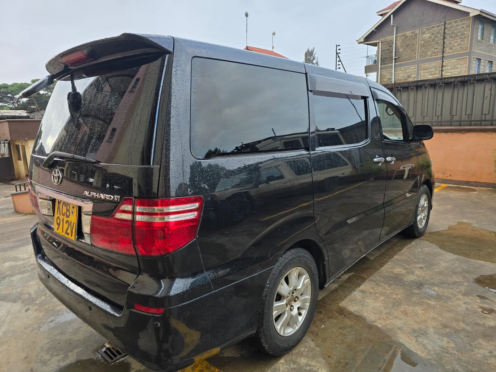Toyota Alphard 8 seater QUICK SALE You Pay 30% Deposit Hire purchase installments UpTo 70% financing/finance NO CRB STATUS CHECK Trade in OK EXCLUSIVE