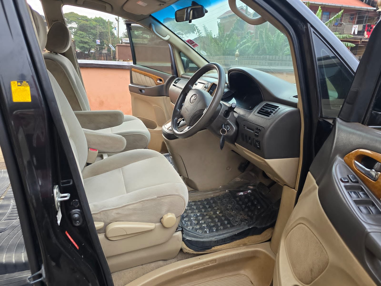 Toyota Alphard 8 seater QUICK SALE You Pay 30% Deposit Hire purchase installments UpTo 70% financing/finance NO CRB STATUS CHECK Trade in OK EXCLUSIVE