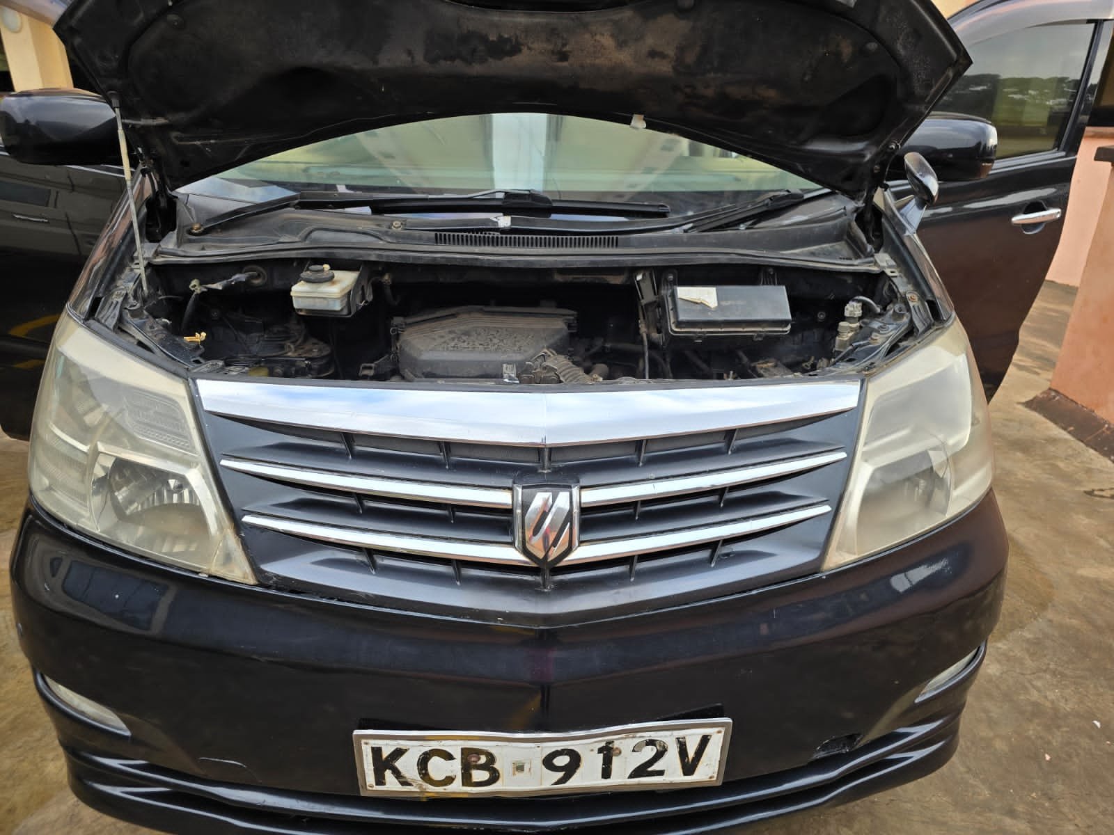 Toyota Alphard 8 seater QUICK SALE You Pay 30% Deposit Hire purchase installments UpTo 70% financing/finance NO CRB STATUS CHECK Trade in OK EXCLUSIVE
