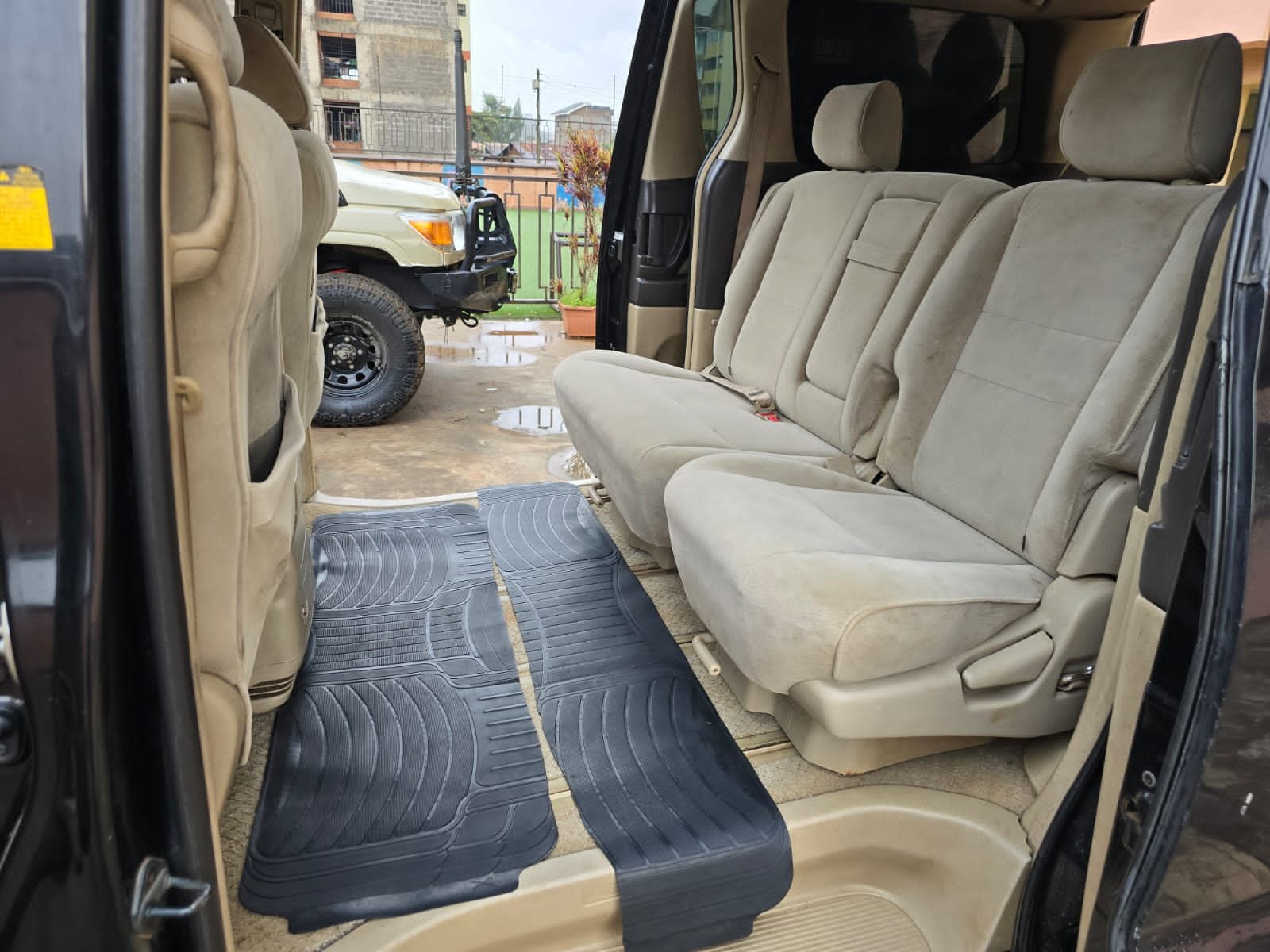 Toyota Alphard 8 seater QUICK SALE You Pay 30% Deposit Hire purchase installments UpTo 70% financing/finance NO CRB STATUS CHECK Trade in OK EXCLUSIVE