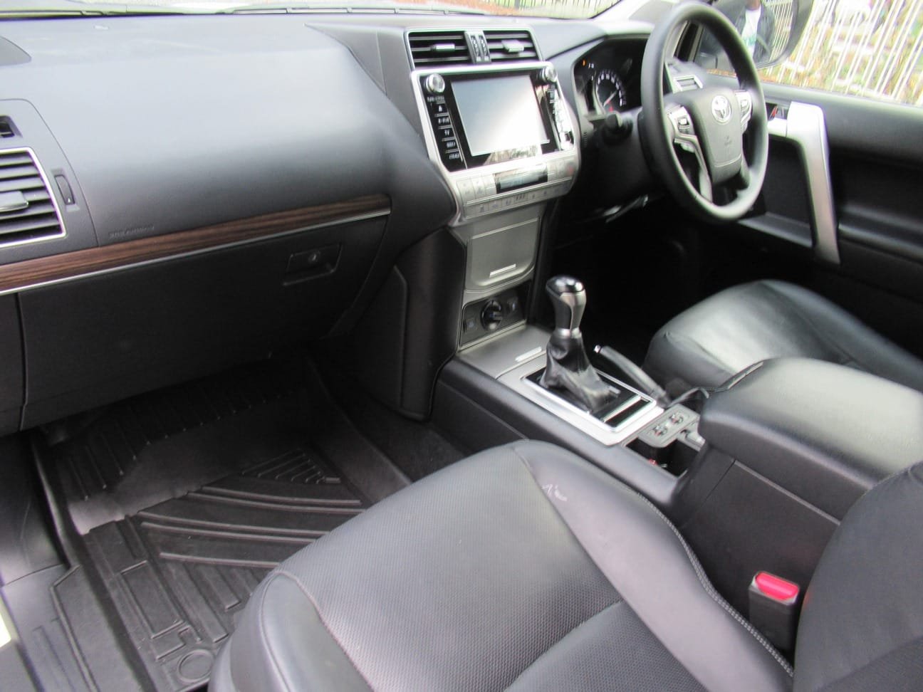 Toyota Land-Cruiser Prado New Arrival Fully Loaded QUICK SALE You Pay 30% Deposit Hire purchase installments UpTo 70% financing/finance NO CRB STATUS CHECK Trade in OK