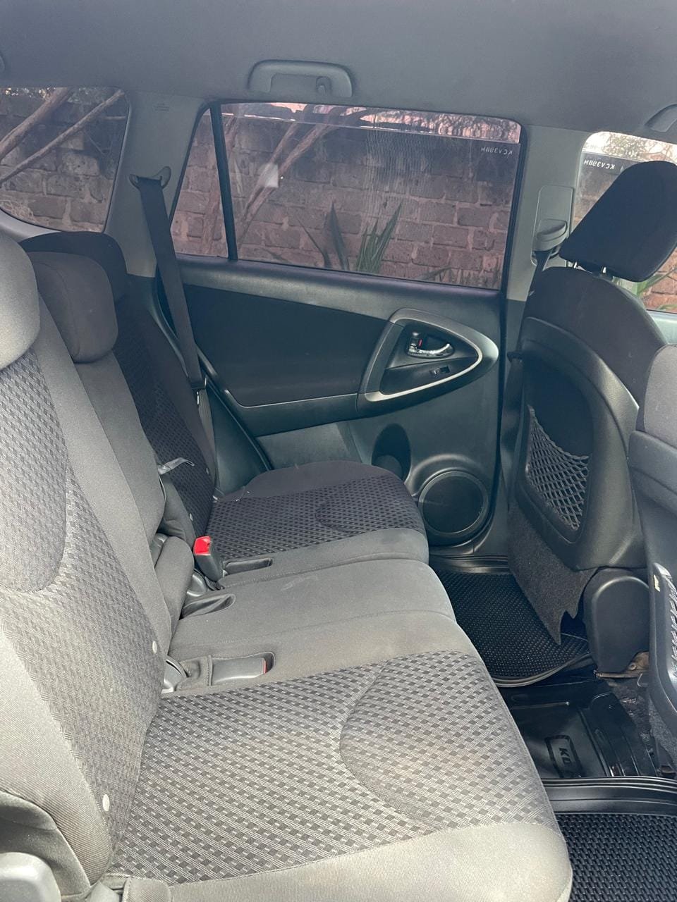 TOYOTA Vanguard 2012 1.54M ONLY 😲 QUICK SALE You Pay 30% Deposit Hire purchase installments UpTo 70% financing/finance NO CRB STATUS CHECK Trade in OK EXCLUSIVE