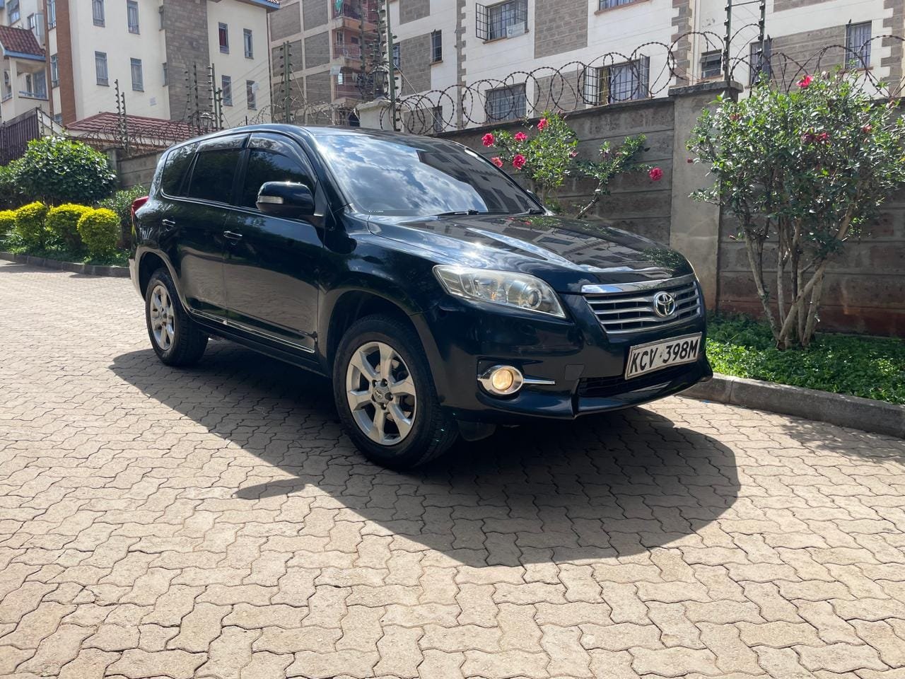 TOYOTA Vanguard 2012 1.54M ONLY 😲 QUICK SALE You Pay 30% Deposit Hire purchase installments UpTo 70% financing/finance NO CRB STATUS CHECK Trade in OK EXCLUSIVE