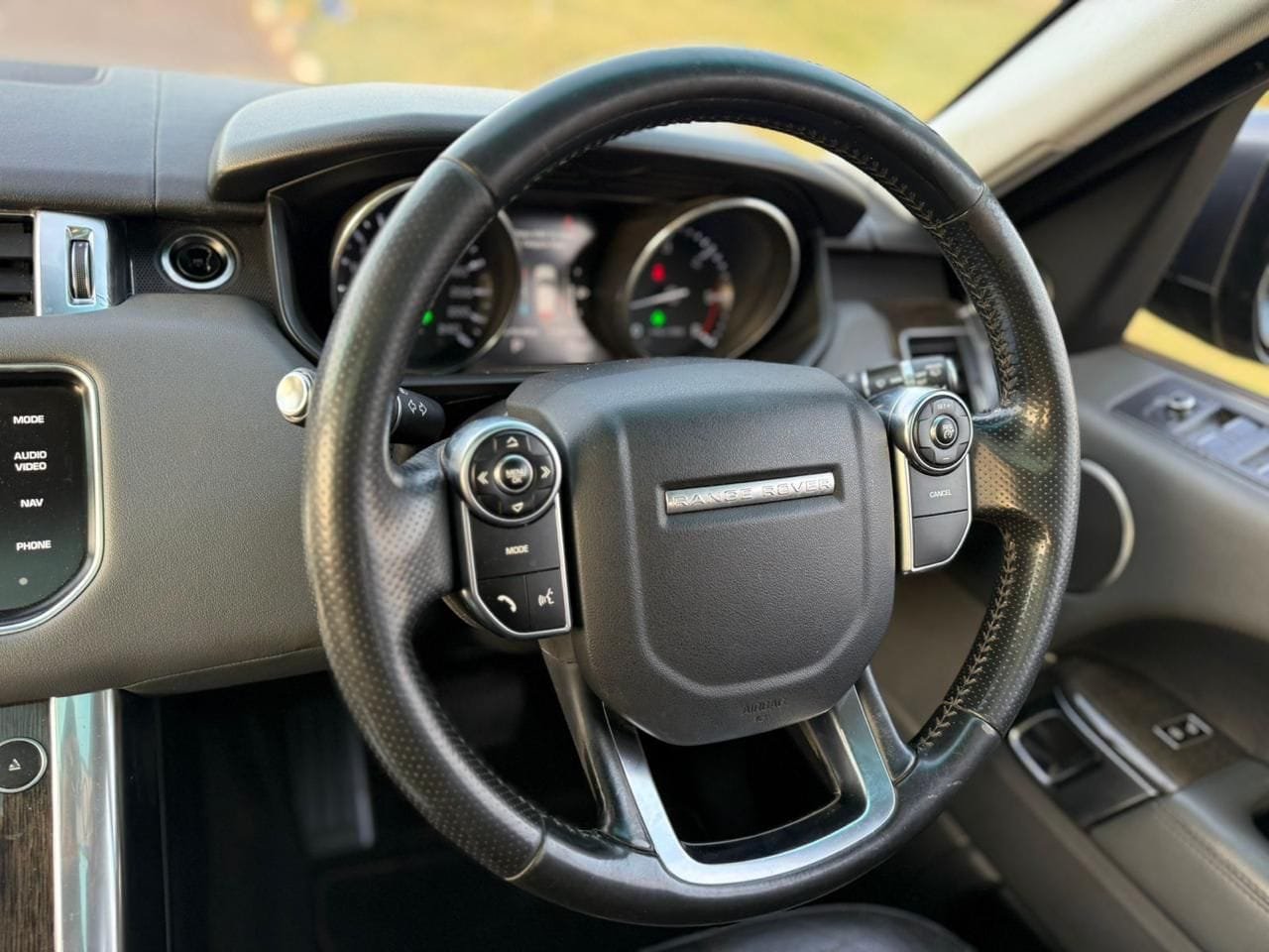 RANGE ROVER SPORT Panoramic QUICK SALE You Pay 30% Deposit Hire purchase installments UpTo 70% financing/finance NO CRB STATUS CHECK Trade in OK EXCLUSIVE