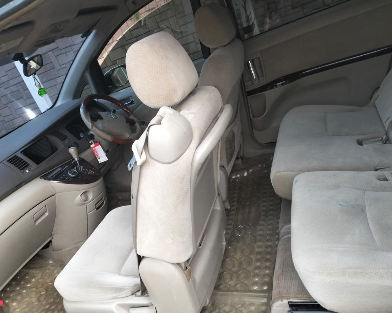 Toyota ISIS QUICK SALE You Pay 30% Deposit Hire purchase installments UpTo 70% financing/finance NO CRB STATUS CHECK Trade in OK