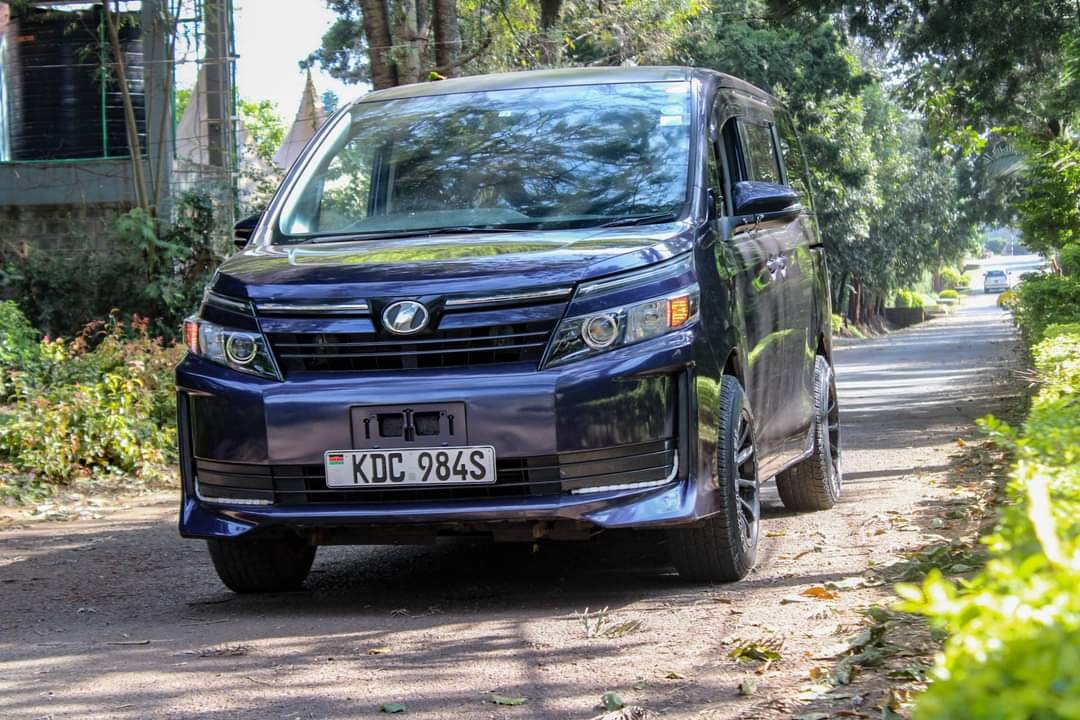 Toyota VOXY New shape 8 seater QUICK SALE You Pay 30% Deposit Hire purchase installments UpTo 70% financing/finance NO CRB STATUS CHECK Trade in OK