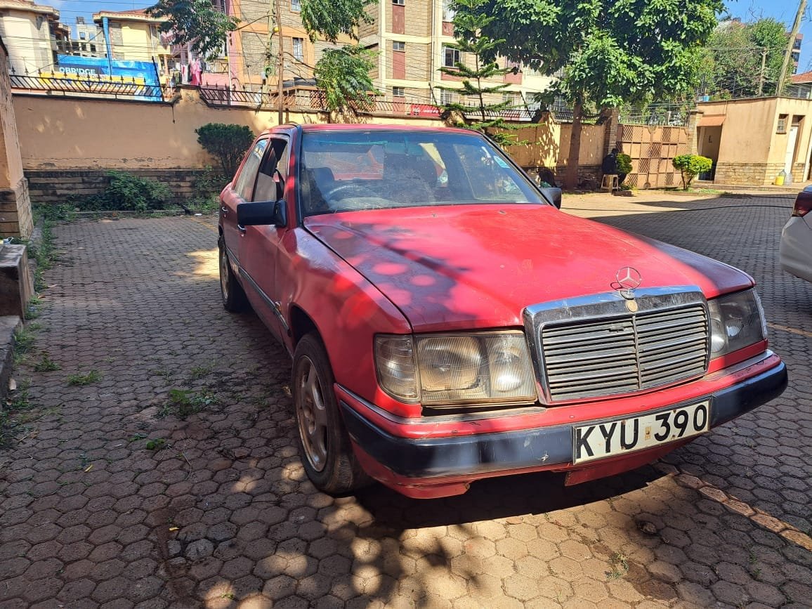 MERCEDES BENZ  E CLASS ASIAN OWNER 320K ONLY QUICK SALE You Pay 30% Deposit Hire purchase installments UpTo 70% financing/finance NO CRB STATUS CHECK Trade in OK