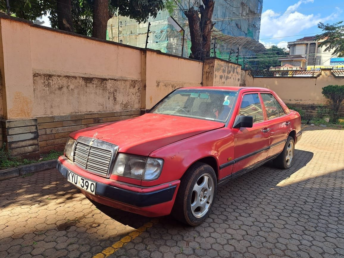 MERCEDES BENZ  E CLASS ASIAN OWNER 320K ONLY QUICK SALE You Pay 30% Deposit Hire purchase installments UpTo 70% financing/finance NO CRB STATUS CHECK Trade in OK