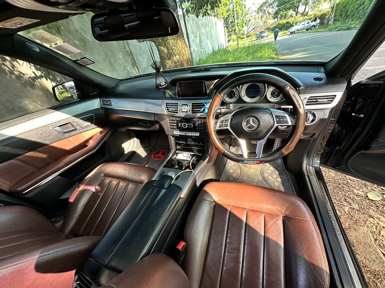 MERCEDES BENZ E-250 FULLY LOADED QUICK SALE You Pay 30% Deposit Hire purchase installments UpTo 70% financing/finance NO CRB STATUS CHECK Trade in OK