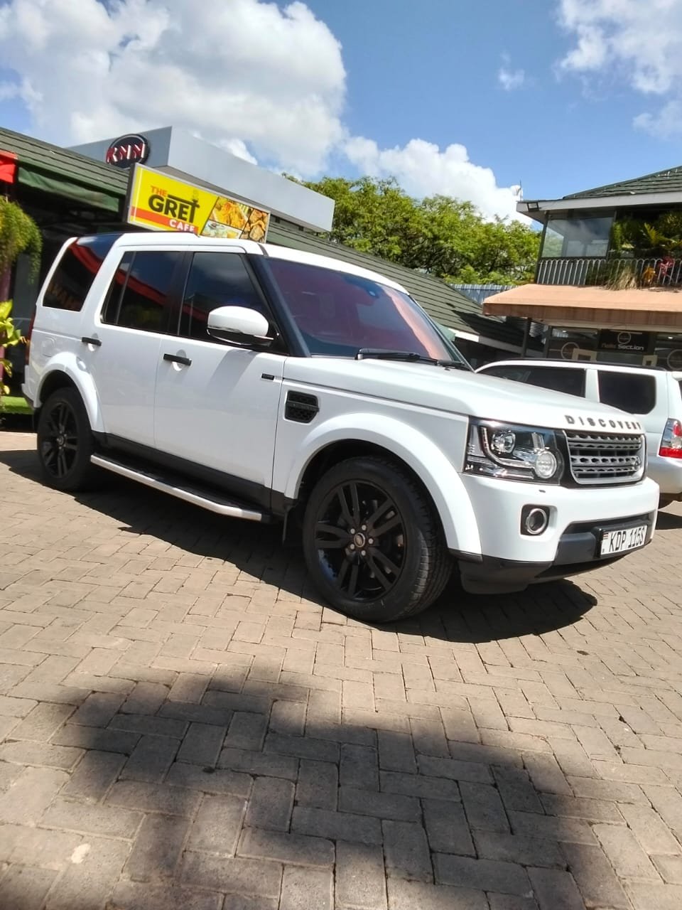 Land Rover DISCOVERY 4 QUICK SALE You Pay 30% Deposit Hire purchase installments UpTo 70% financing/finance NO CRB STATUS CHECK Trade in OK 27 IMG 20241218 WA0117