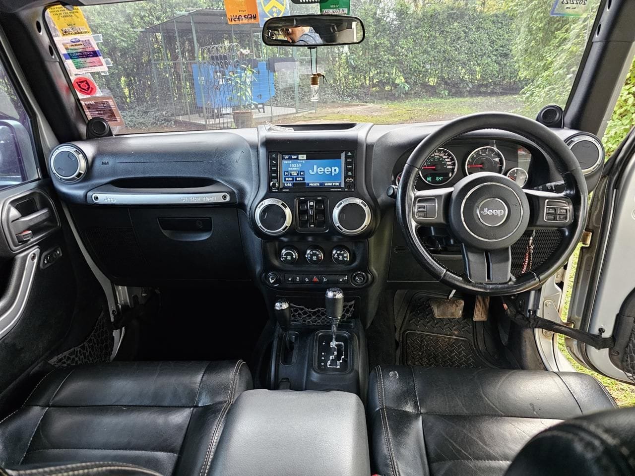 Jeep Wrangler 2M Only 🤩 😋 QUICK SALE You Pay 30% Deposit Hire purchase installments UpTo 70% financing/finance NO CRB STATUS CHECK Trade in OK