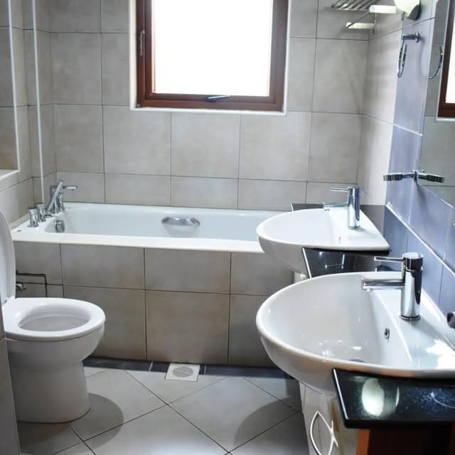 3 bedroom apartment For Sale Ensuite swimming pool etc Serene Valley upper-hill 24 Task 1240ff2772caa49a
