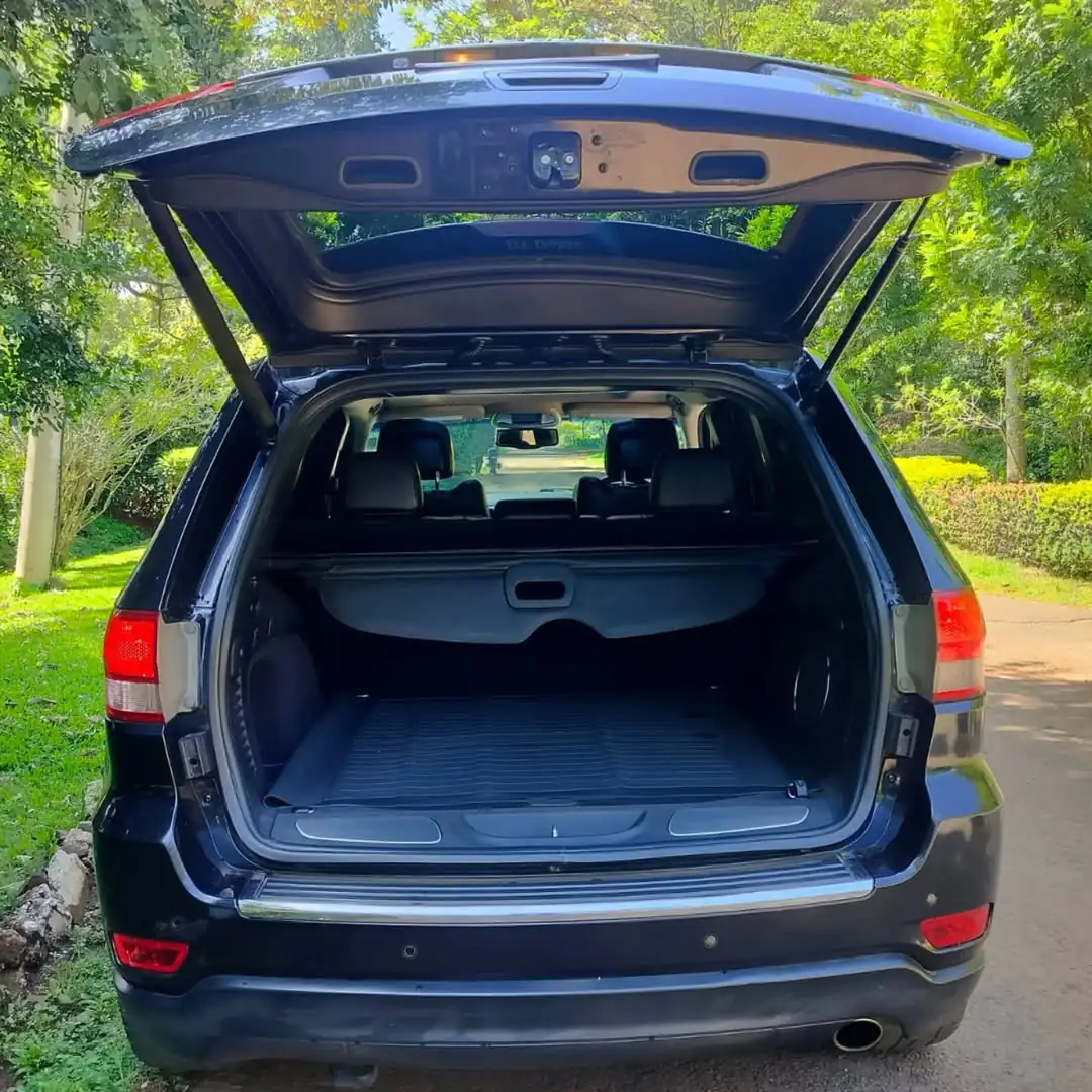 Jeep Grand Cherokee QUICK SALE QUICK SALE You Pay 30% Deposit Hire purchase installments UpTo 70% financing/finance NO CRB STATUS CHECK Trade in OK