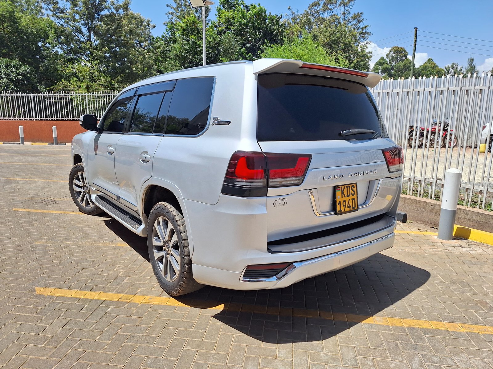 Toyota Land-Cruiser V8 new shape QUICK SALE You Pay 30% Deposit Hire purchase installments HP UpTo 70% financing/finance NO CRB STATUS CHECK Trade in OK