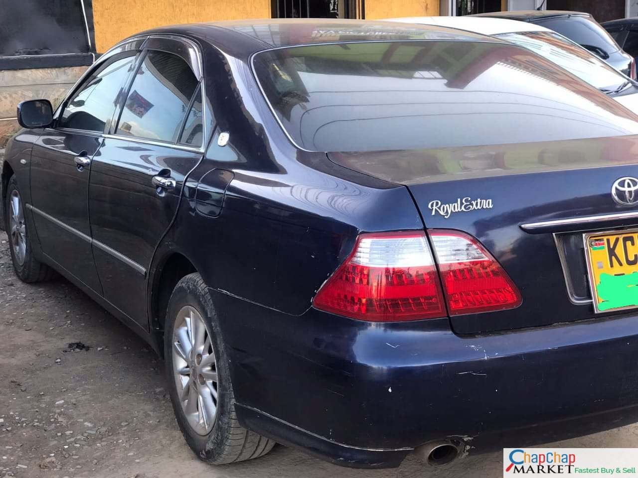 Toyota crown Royal saloon 699k ONLY 😲 QUICK SALE You Pay 30% Deposit Hire purchase installments HP UpTo 70% financing/finance NO CRB STATUS CHECK Trade in OK