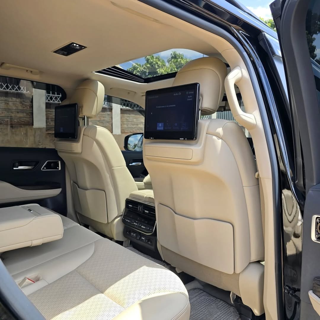 Toyota Land-Cruiser 300 series ZX V8 DIESEL 3.3cc 2023 New Arrival 🤩 QUICK SALE You Pay 30% Deposit Hire purchase installments HP UpTo 70% financing/finance NO CRB STATUS CHECK Trade in OK