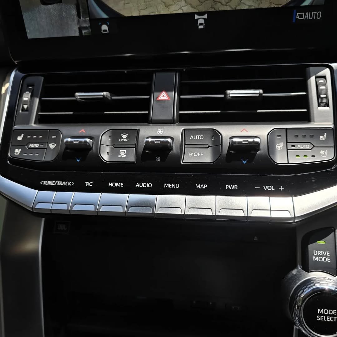 Toyota Land-Cruiser 300 series ZX V8 DIESEL 3.3cc 2023 New Arrival 🤩 QUICK SALE You Pay 30% Deposit Hire purchase installments HP UpTo 70% financing/finance NO CRB STATUS CHECK Trade in OK