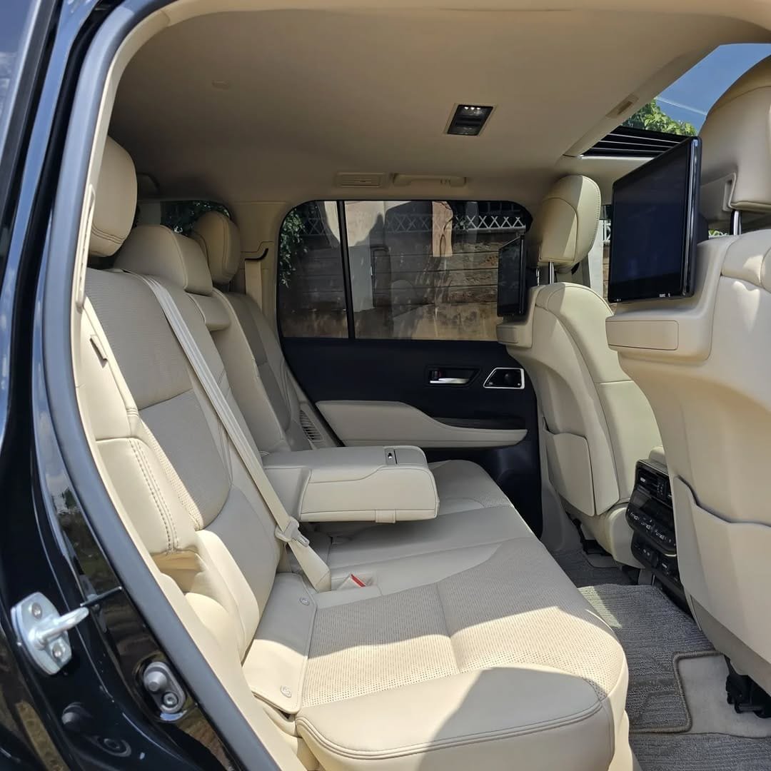 Toyota Land-Cruiser 300 series ZX V8 DIESEL 3.3cc 2023 New Arrival 🤩 QUICK SALE You Pay 30% Deposit Hire purchase installments HP UpTo 70% financing/finance NO CRB STATUS CHECK Trade in OK