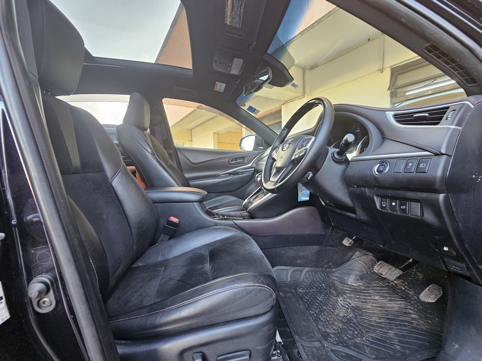 Toyota Harrier with SUNROOF New Arrival New Shape QUICK SALE You Pay 30% Deposit Hire purchase installments HP UpTo 70% financing/finance NO CRB STATUS CHECK Trade in OK