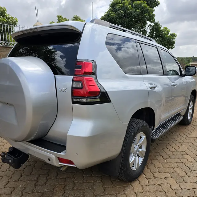 Toyota Land-Cruiser VX-L Fully Loaded DIESEL 3.0 New Arrival 🤩 QUICK SALE You Pay 30% Deposit Hire purchase installments HP UpTo 70% financing/finance NO CRB STATUS CHECK Trade in OK 18 Task b4abbbfcfe4f7d9c