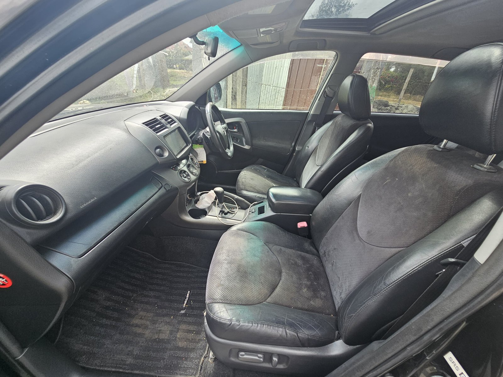 Toyota Vanguard with Sunroof leather QUICK SALE You Pay 30% Deposit Hire purchase installments HP UpTo 70% financing/finance NO CRB STATUS CHECK Trade in OK