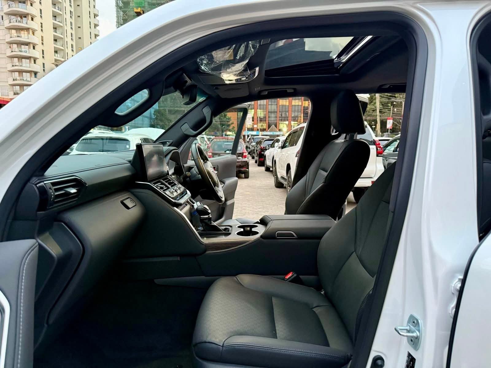 Land CRUISER ZX lc300 2024 18M ONLY 😲 QUICK SALE Deal on offer You Pay 30% Deposit Hire purchase installments HP UpTo 70% financing/finance NO CRB STATUS CHECK Trade in OK