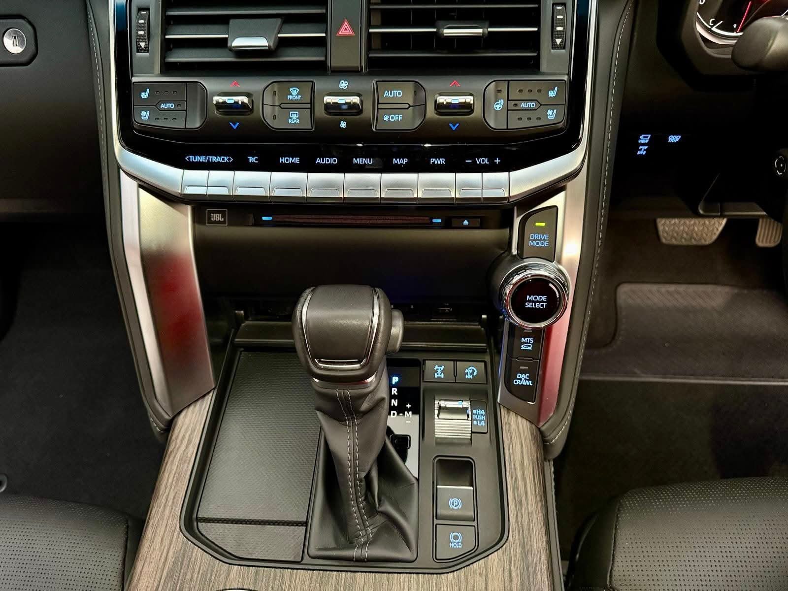 Land CRUISER ZX lc300 2024 18M ONLY 😲 QUICK SALE Deal on offer You Pay 30% Deposit Hire purchase installments HP UpTo 70% financing/finance NO CRB STATUS CHECK Trade in OK